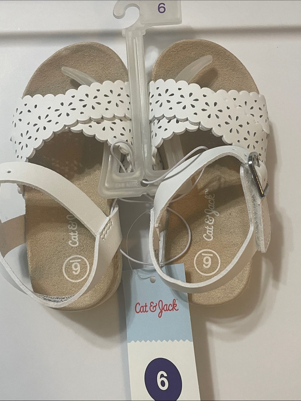 Cat & Jack White Floral Cutout Girls' Sandals NWT Sz. 6 adjustable strap